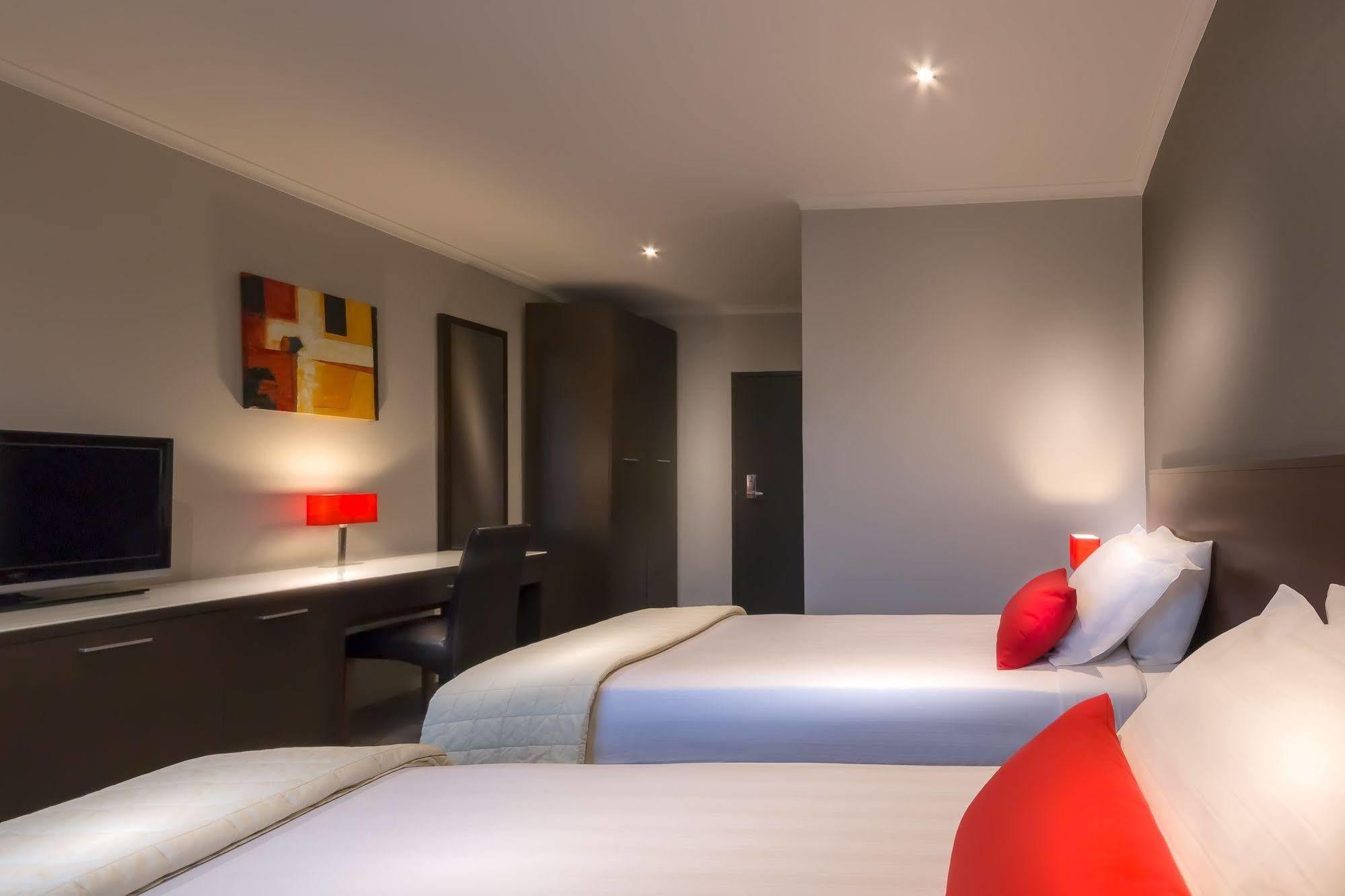 Crest On Barkly Serviced Apartments Мелбърн Екстериор снимка