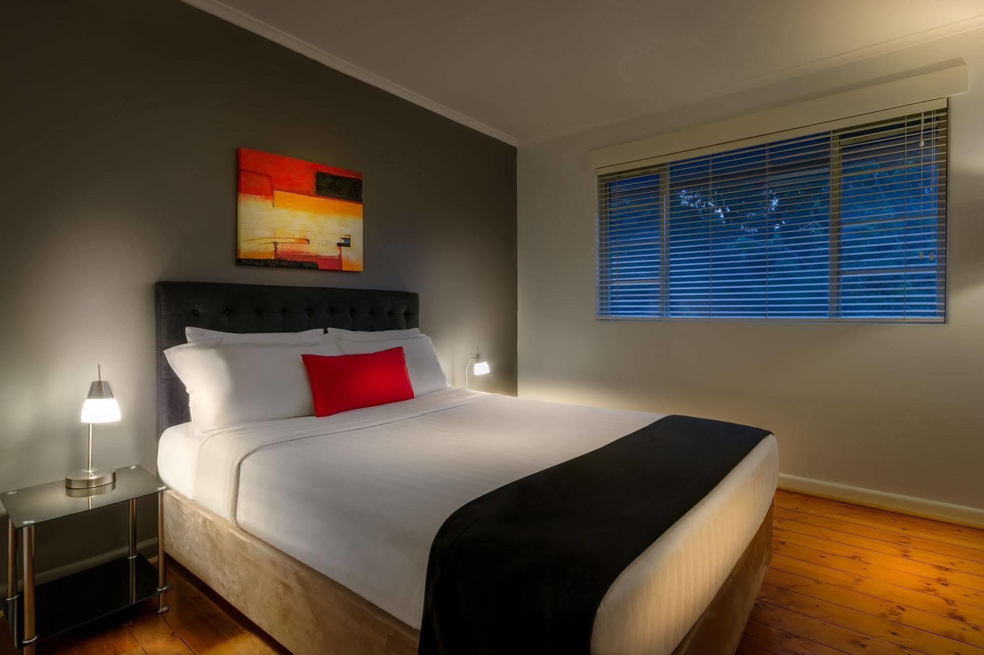 Crest On Barkly Serviced Apartments Мелбърн Екстериор снимка
