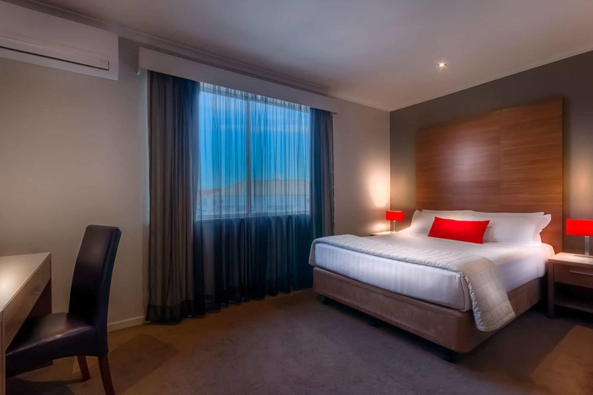 Crest On Barkly Serviced Apartments Мелбърн Екстериор снимка