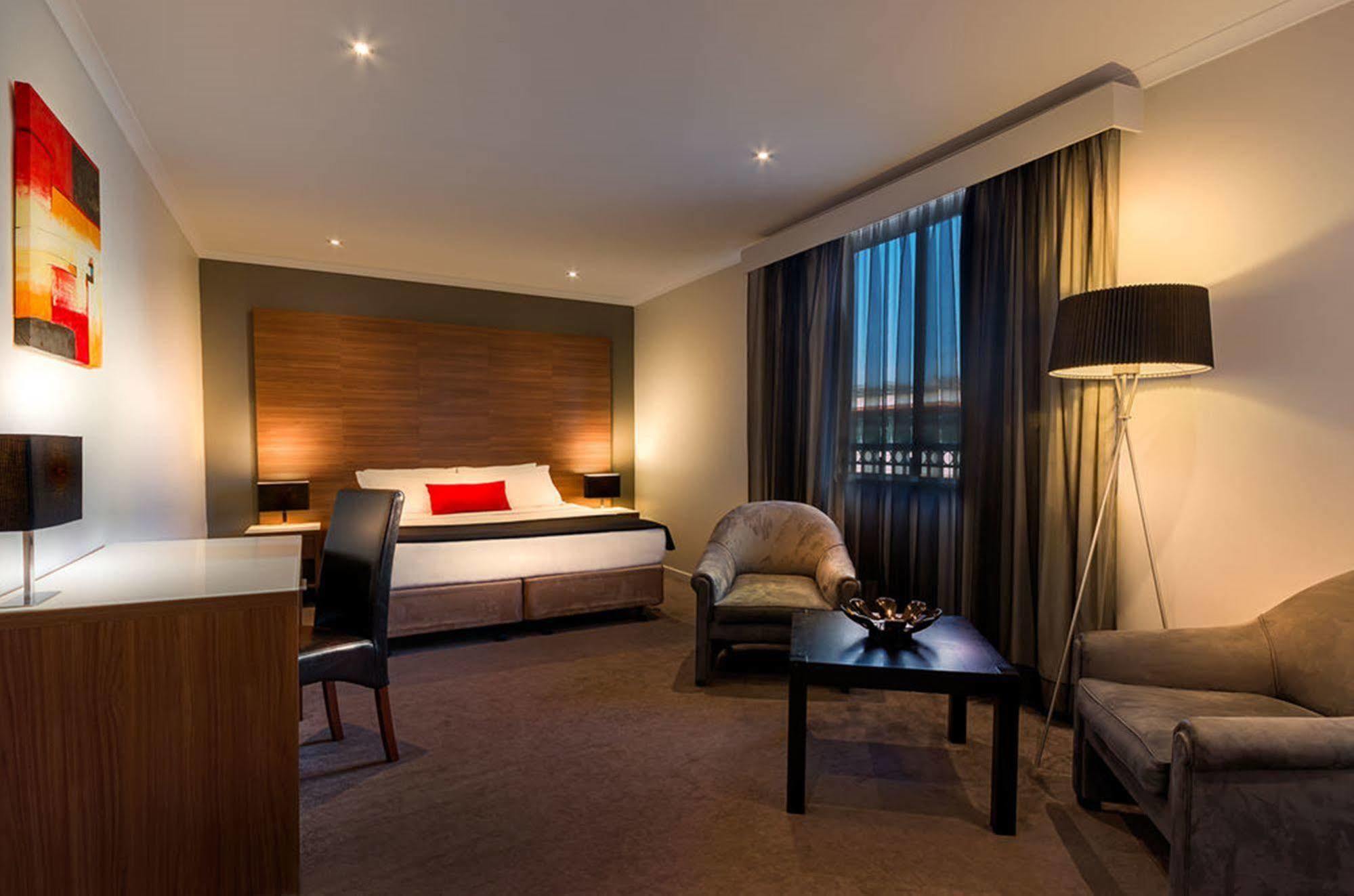 Crest On Barkly Serviced Apartments Мелбърн Екстериор снимка