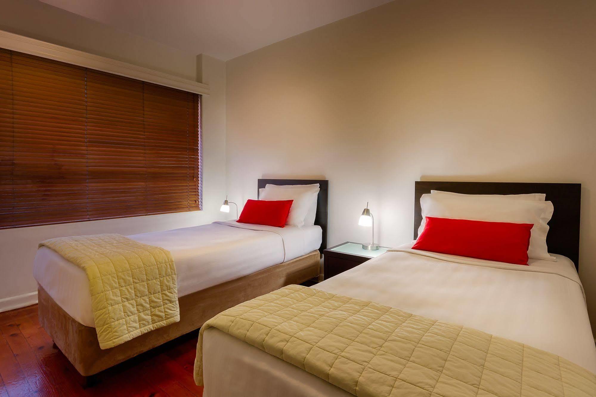 Crest On Barkly Serviced Apartments Мелбърн Екстериор снимка