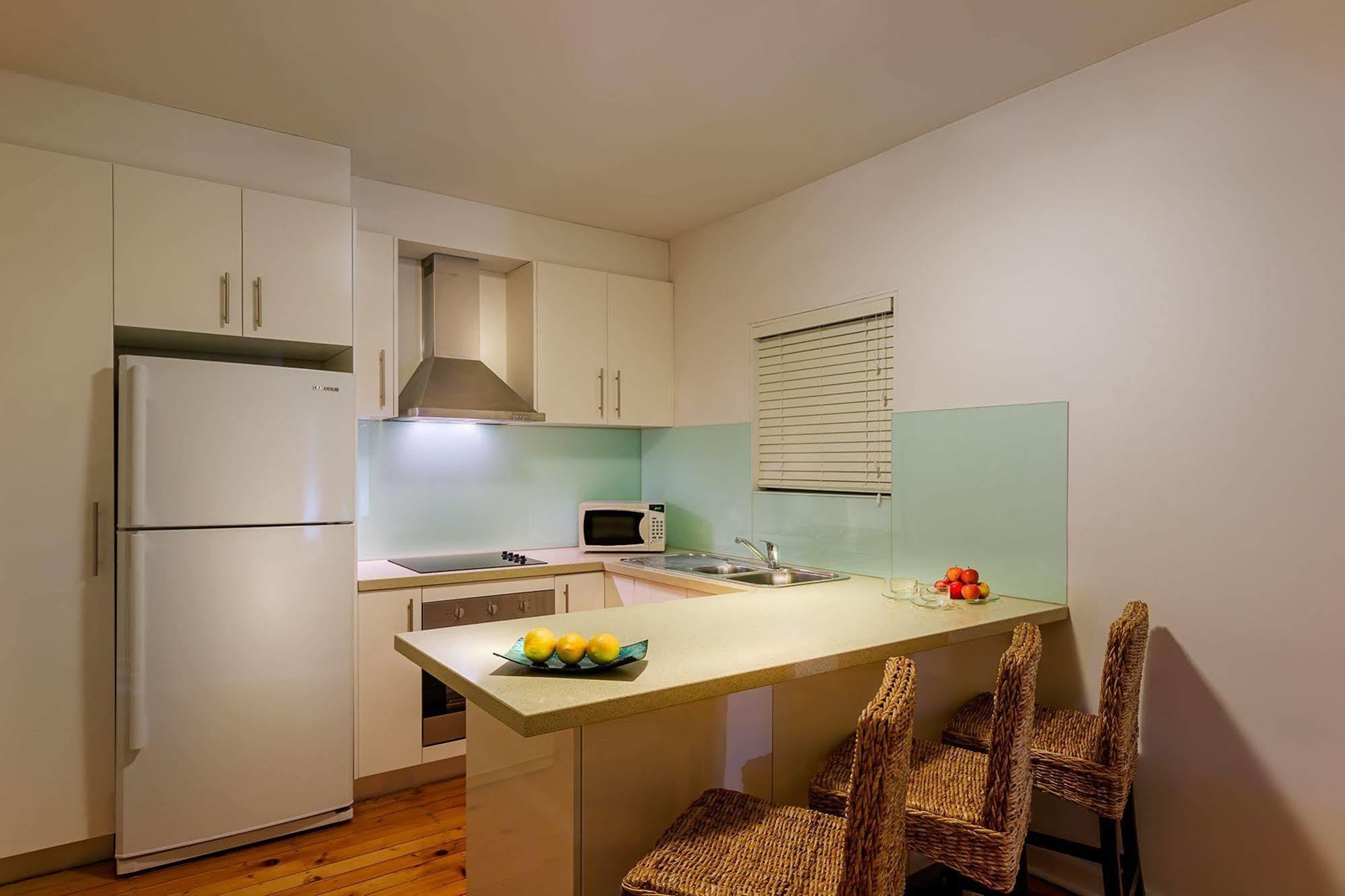 Crest On Barkly Serviced Apartments Мелбърн Екстериор снимка
