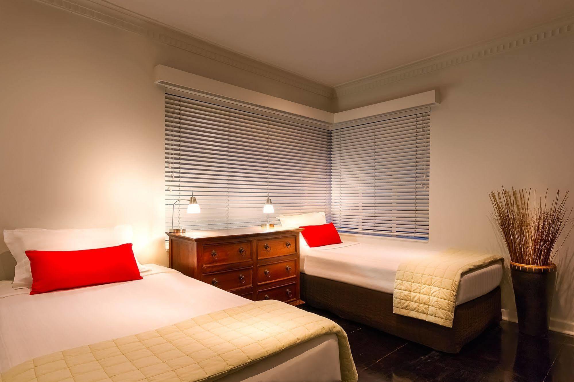 Crest On Barkly Serviced Apartments Мелбърн Екстериор снимка